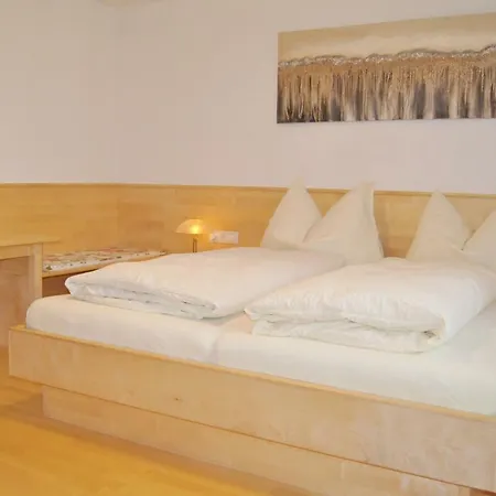 Haus Bergfriede 홈스테이 브란트